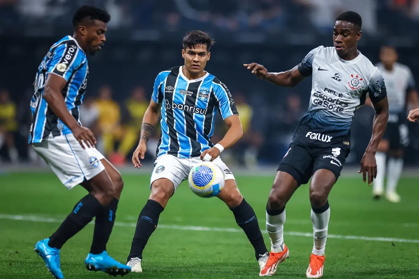 Kepentingan Peraduan dalam Bola Sepak
